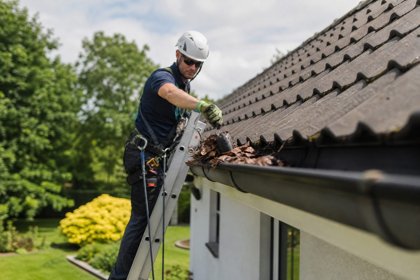 Peak Wash Pros gutter cleaning service
